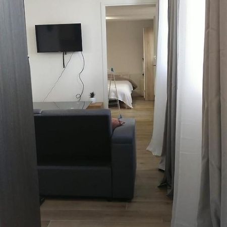 2 Piece Avec Terrasse Ensoleille Apartment Сюрен Екстериор снимка