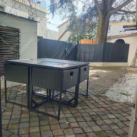 2 Piece Avec Terrasse Ensoleille Apartment Сюрен Екстериор снимка