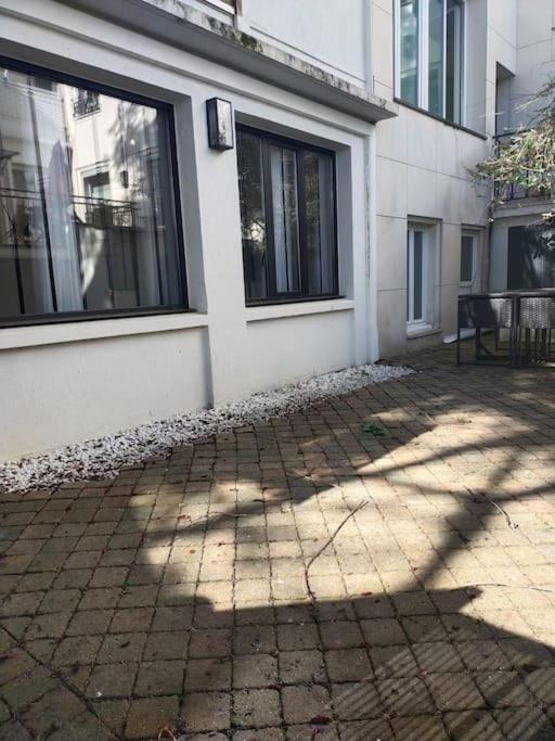 2 Piece Avec Terrasse Ensoleille Apartment Сюрен Екстериор снимка